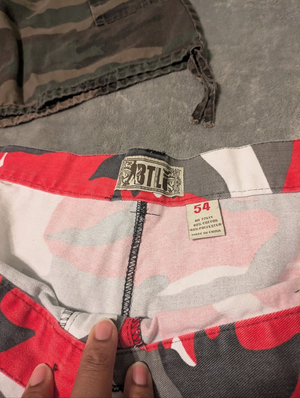 Men’s Camo Cargo Shorts Bundle Size 54 Big & Tall Red Gray & Woodland Camouflage - Picture 4 of 12